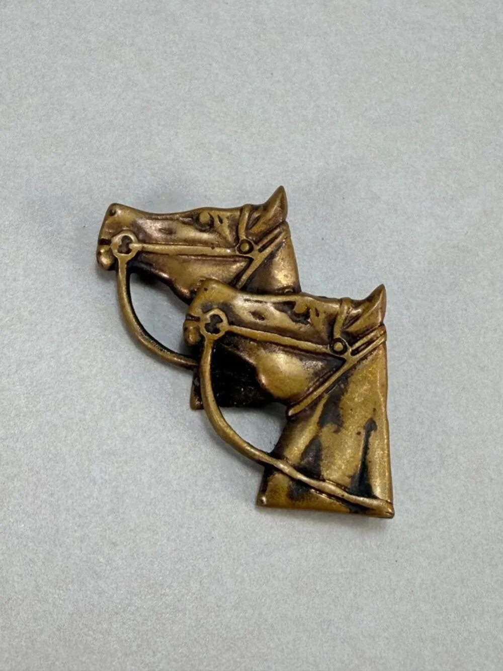 Vintage Horse Heads Brass Western Equestrian Brooch Art Deco Style Pin